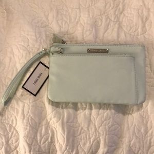 Light turquoise wristlet